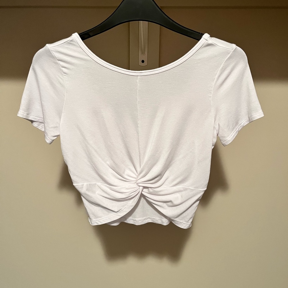 Beyond Yoga White Twist Front Top